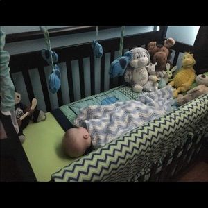 Crib bedding set